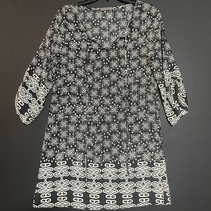 West Kei Black and White Geometric Tunic
